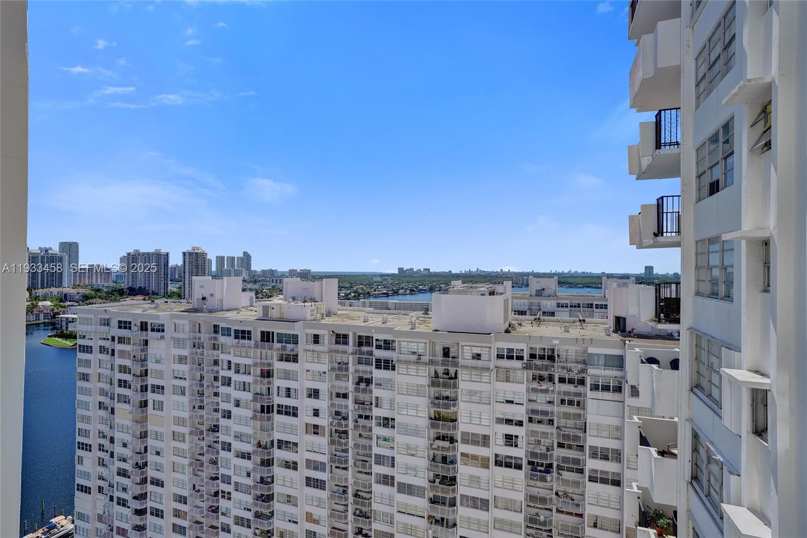 Commodore Plaza Condomini · #2412 in Aventura - Photo 27