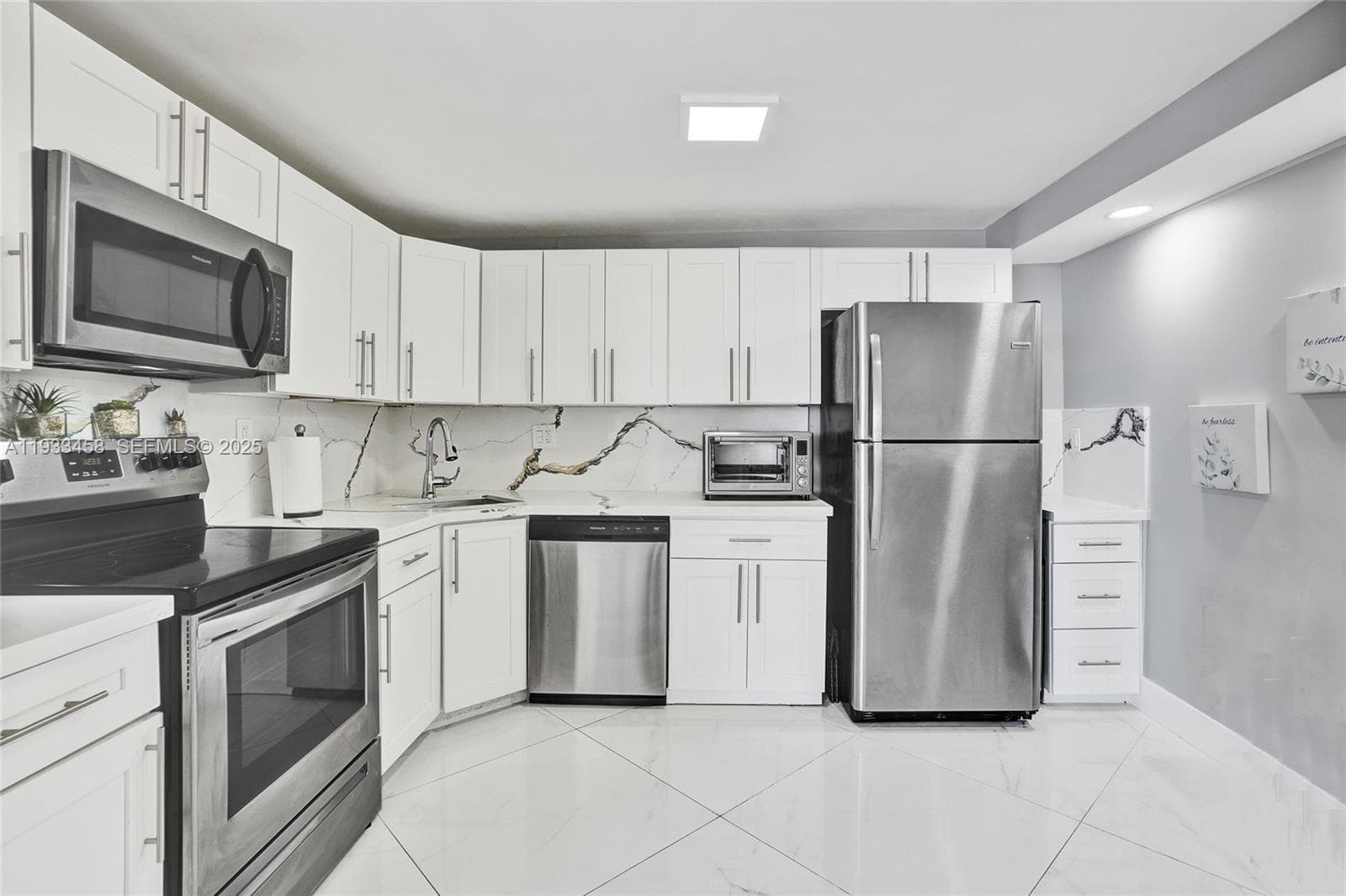 Commodore Plaza Condomini · #2412 in Aventura - Photo 13
