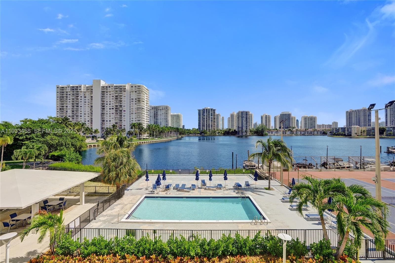 Commodore Plaza Condomini · #2412 in Aventura - Photo 3