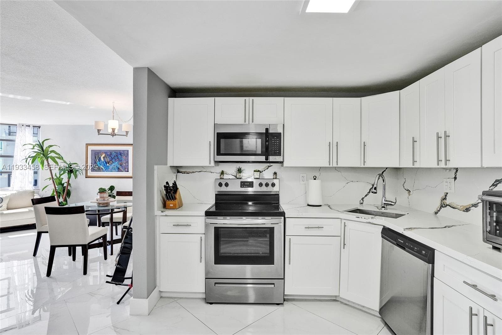 Commodore Plaza Condomini · #2412 in Aventura - Photo 15