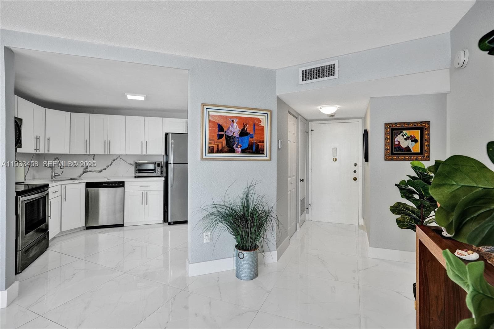 Commodore Plaza Condomini · #2412 in Aventura - Photo 11