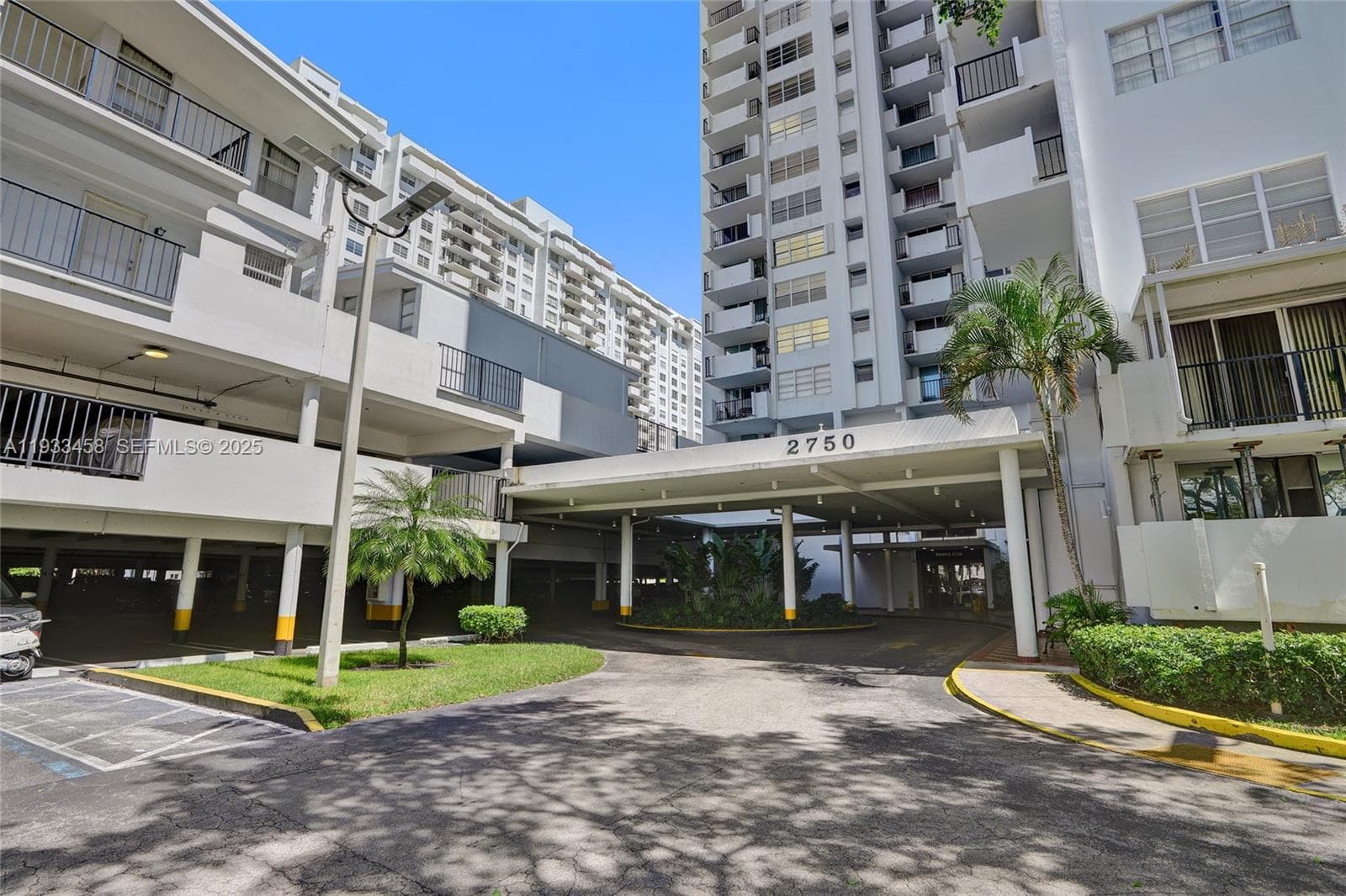 Commodore Plaza Condomini · #2412 in Aventura - Photo 31