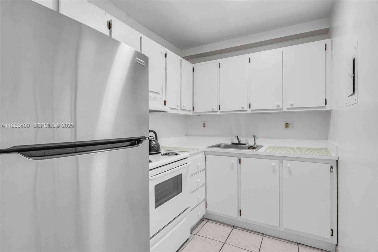 SUNNY SHORES CONDO · #302 in North Miami Beach - Photo 10
