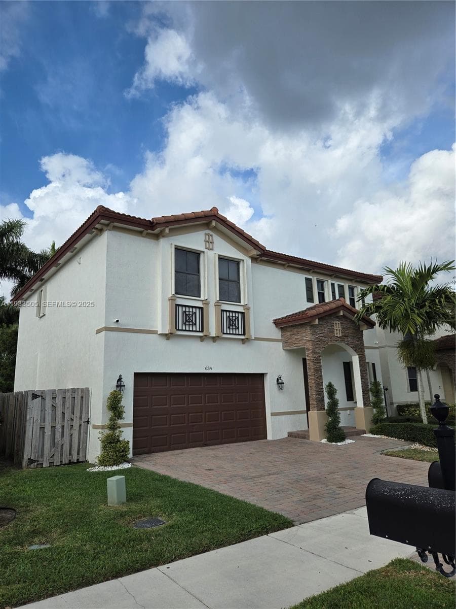 634 SE 37 Ave photo 2