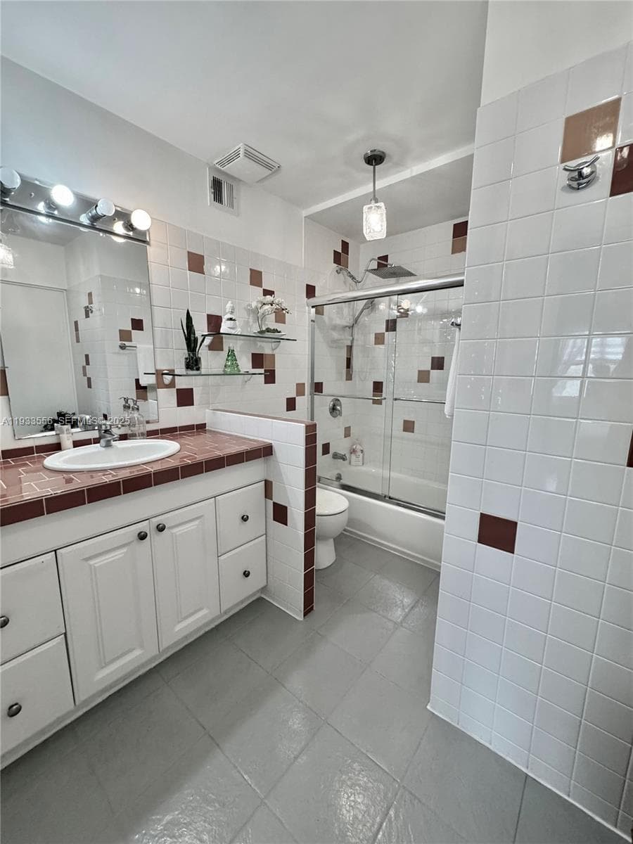 FAIRWAYS RIVIERA CONDO · #530 in Hallandale Beach - Photo 17