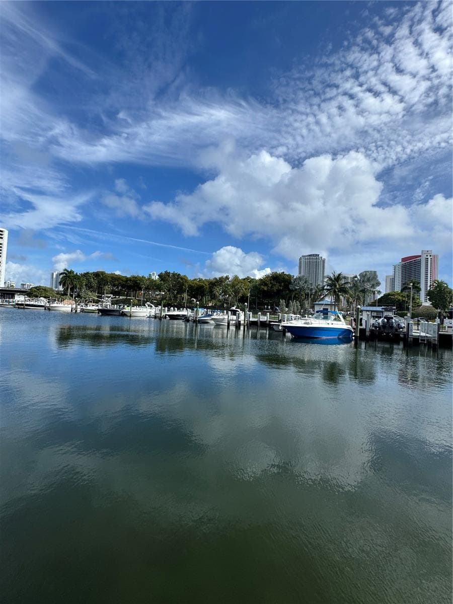 FAIRWAYS RIVIERA CONDO · #530 in Hallandale Beach - Photo 22