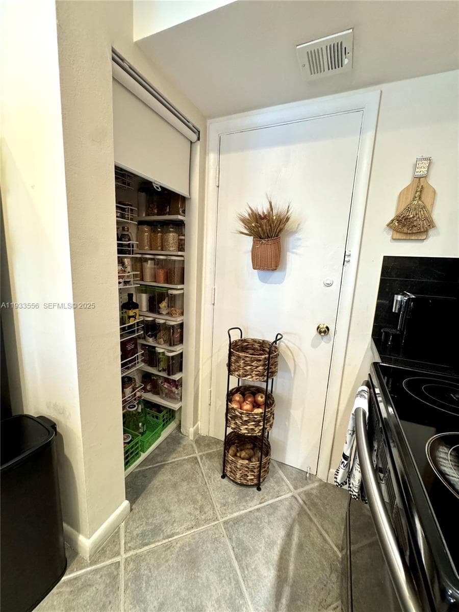 FAIRWAYS RIVIERA CONDO · #530 in Hallandale Beach - Photo 11