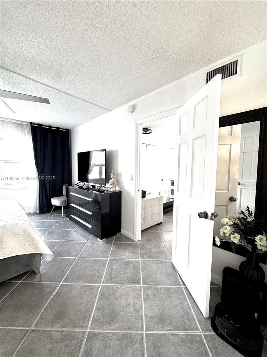 FAIRWAYS RIVIERA CONDO · #530 in Hallandale Beach - Photo 19