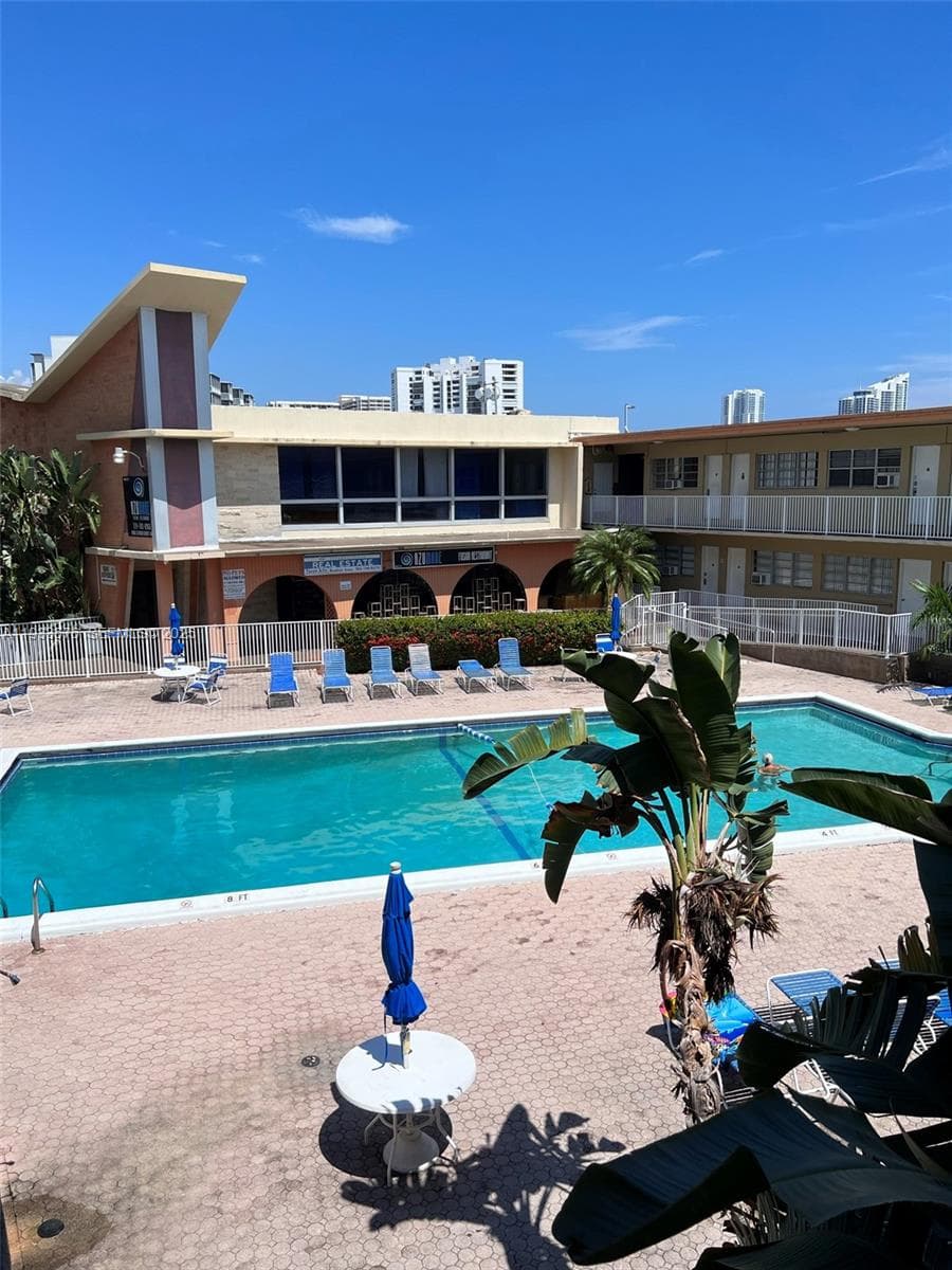 DIPLOMAT GOLF & RACQUET C · #2308 in Hallandale Beach - Photo 7