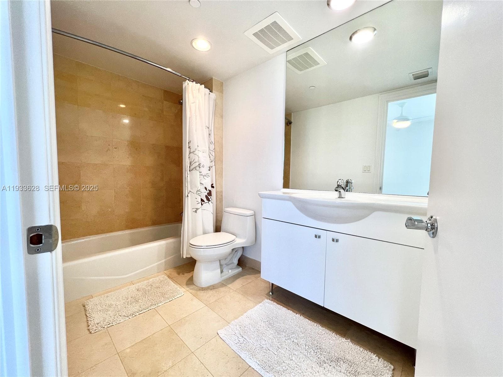 BEACH CLUB CONDO · #2204 in Hallandale Beach - Photo 23
