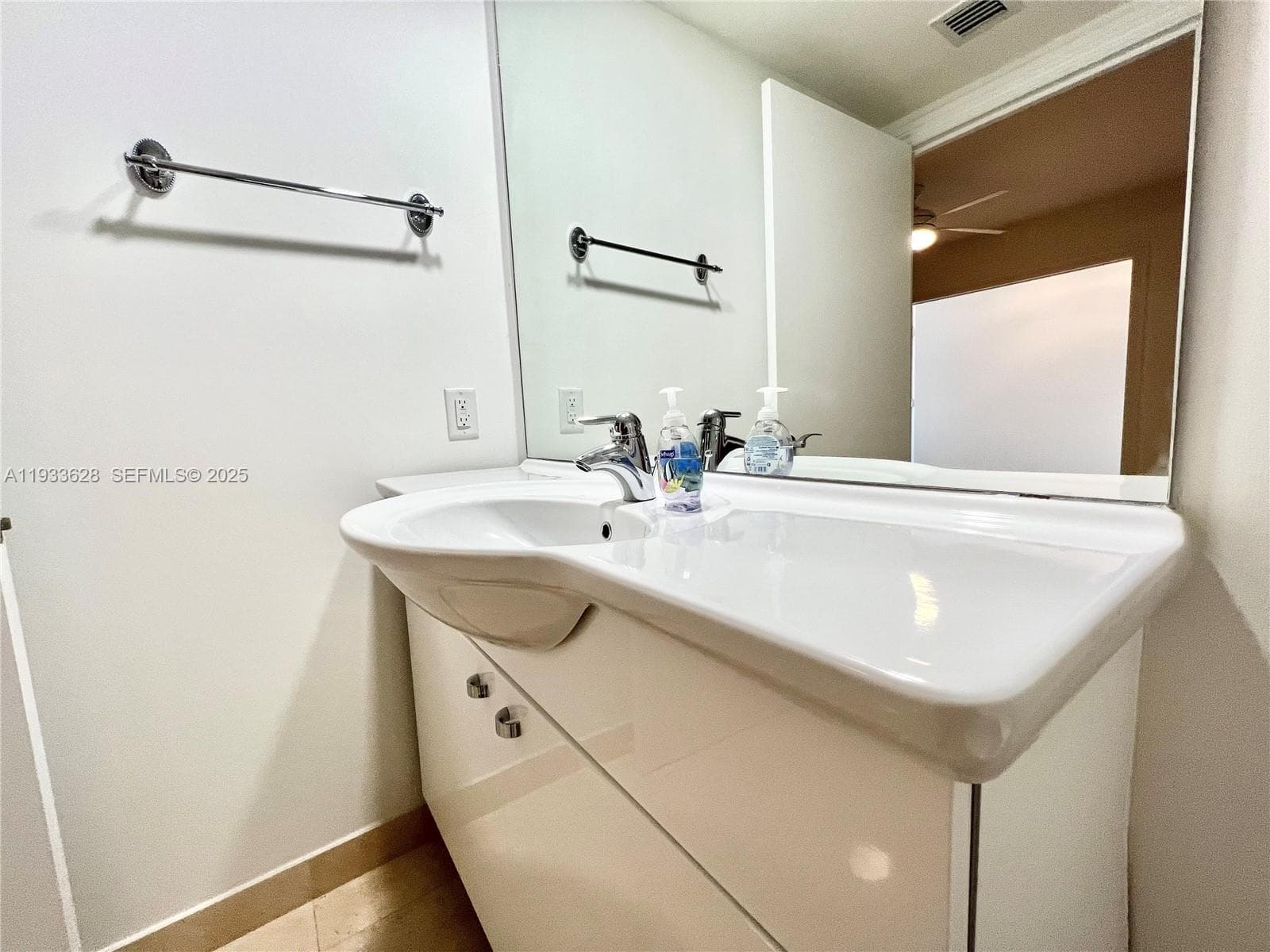 BEACH CLUB CONDO · #2204 in Hallandale Beach - Photo 17
