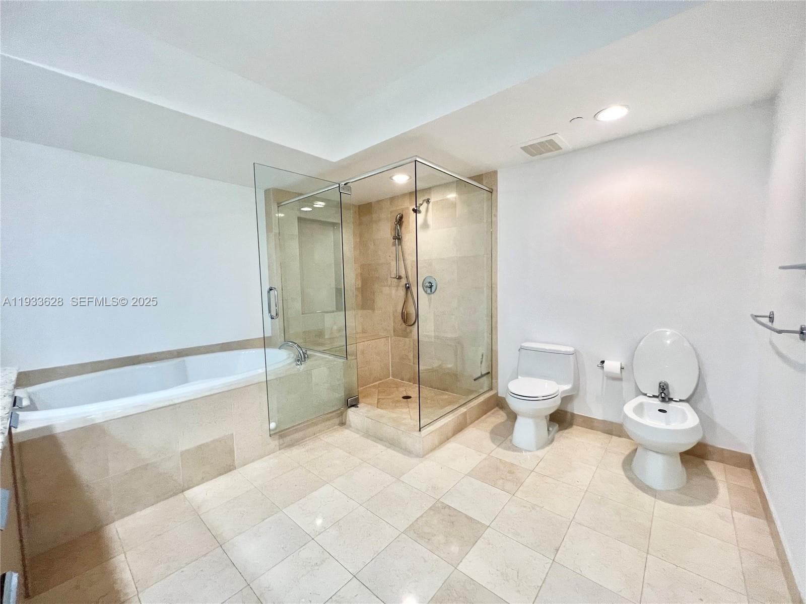 BEACH CLUB CONDO · #2204 in Hallandale Beach - Photo 26