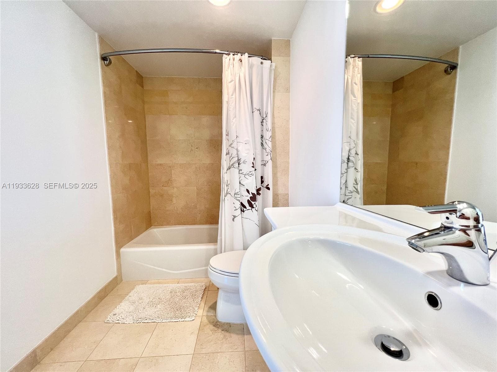 BEACH CLUB CONDO · #2204 in Hallandale Beach - Photo 24