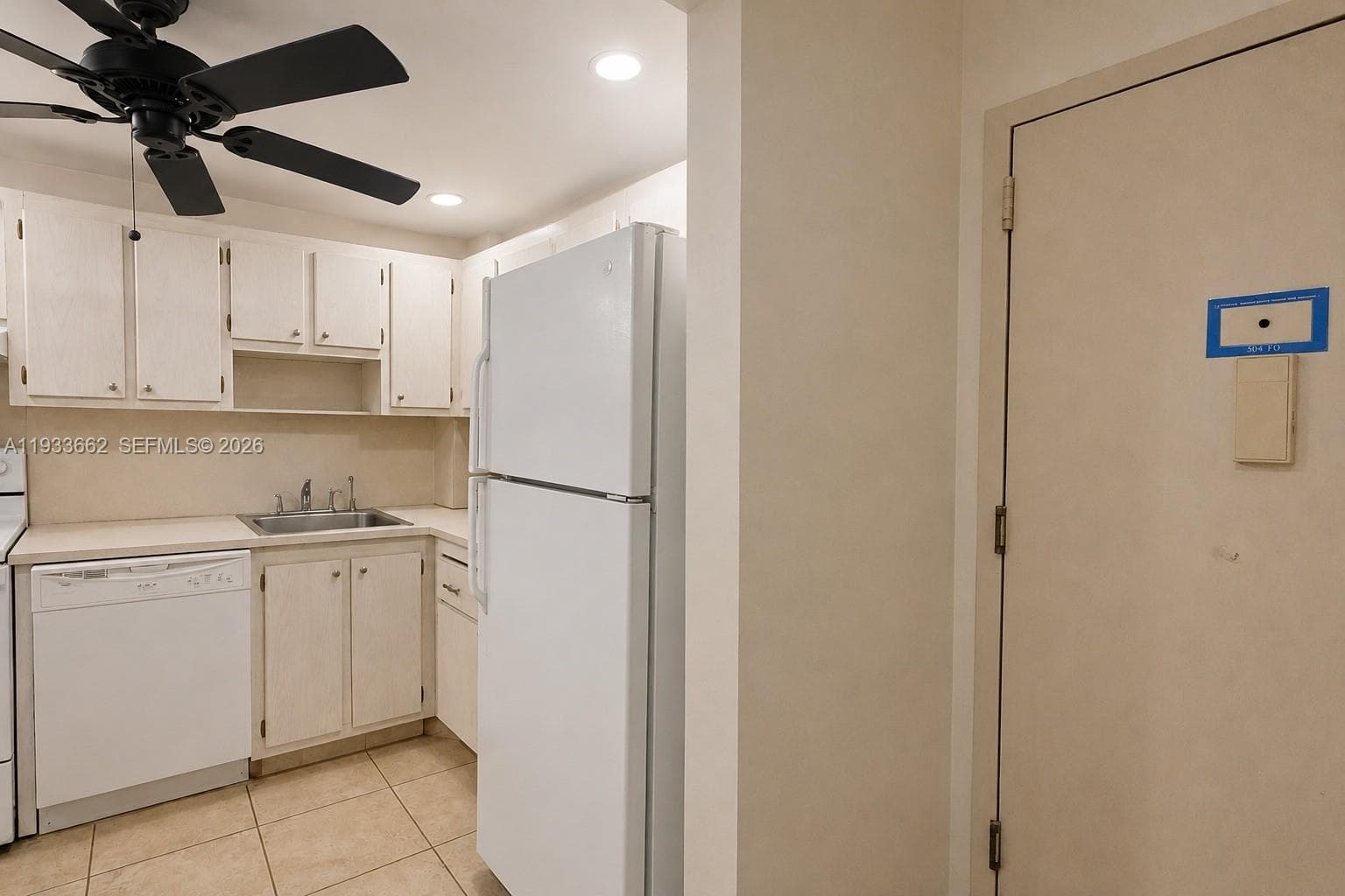 WOODSIDE APTS CONDO · #A308 in North Miami Beach - Photo 6