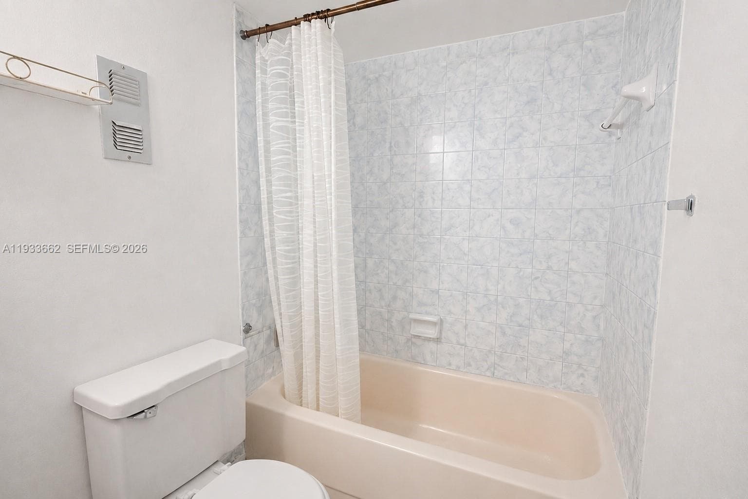 WOODSIDE APTS CONDO · #A308 in North Miami Beach - Photo 8