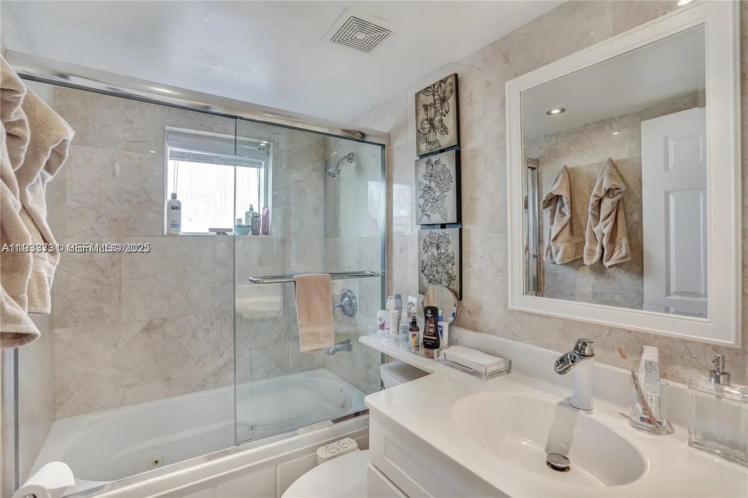 THE STERLING CONDO · #901 in Miami Beach - Photo 8