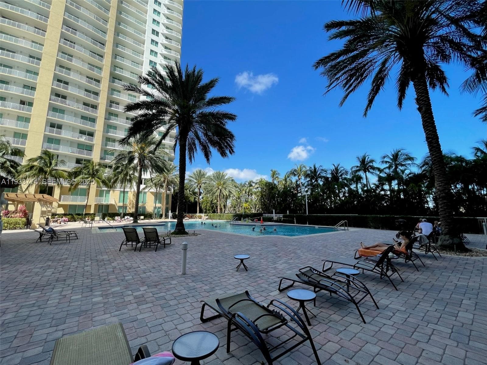 Duo Condominium East · #Mez 6E in Hallandale Beach - Photo 16
