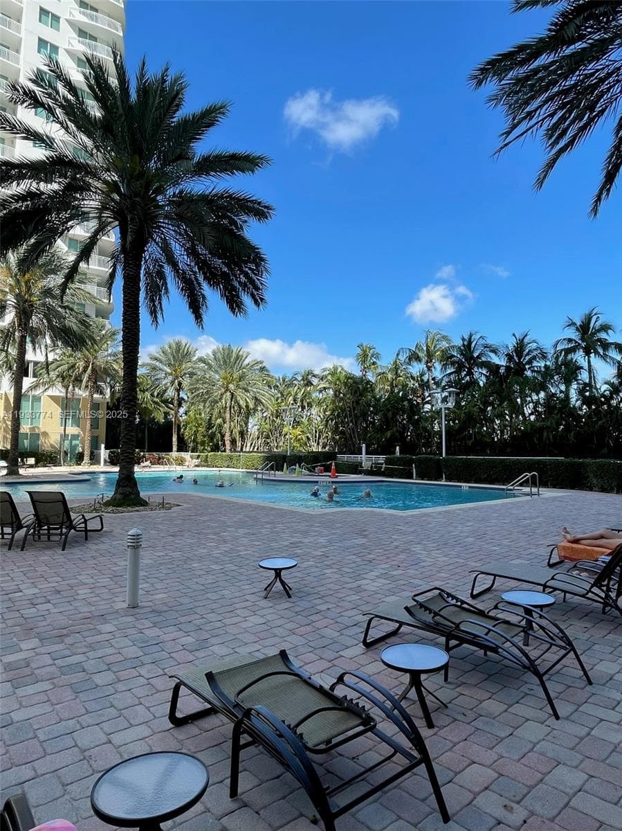 Duo Condominium East · #Mez 6E in Hallandale Beach - Photo 18
