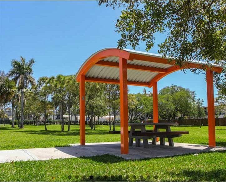 DESOTO PARK CONDO · #119 in Hallandale Beach - Photo 20