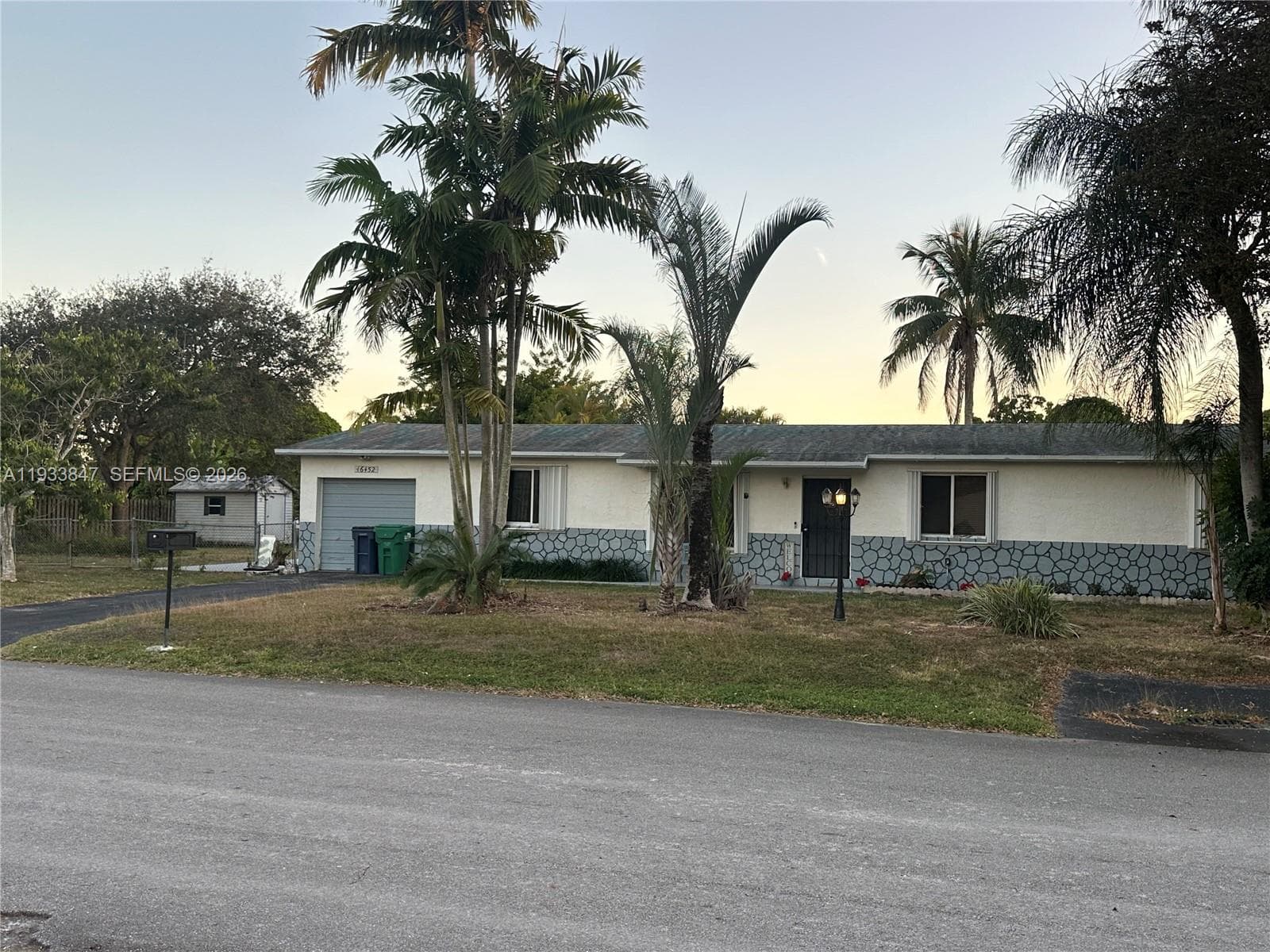 16452 SW 293rd St photo 1