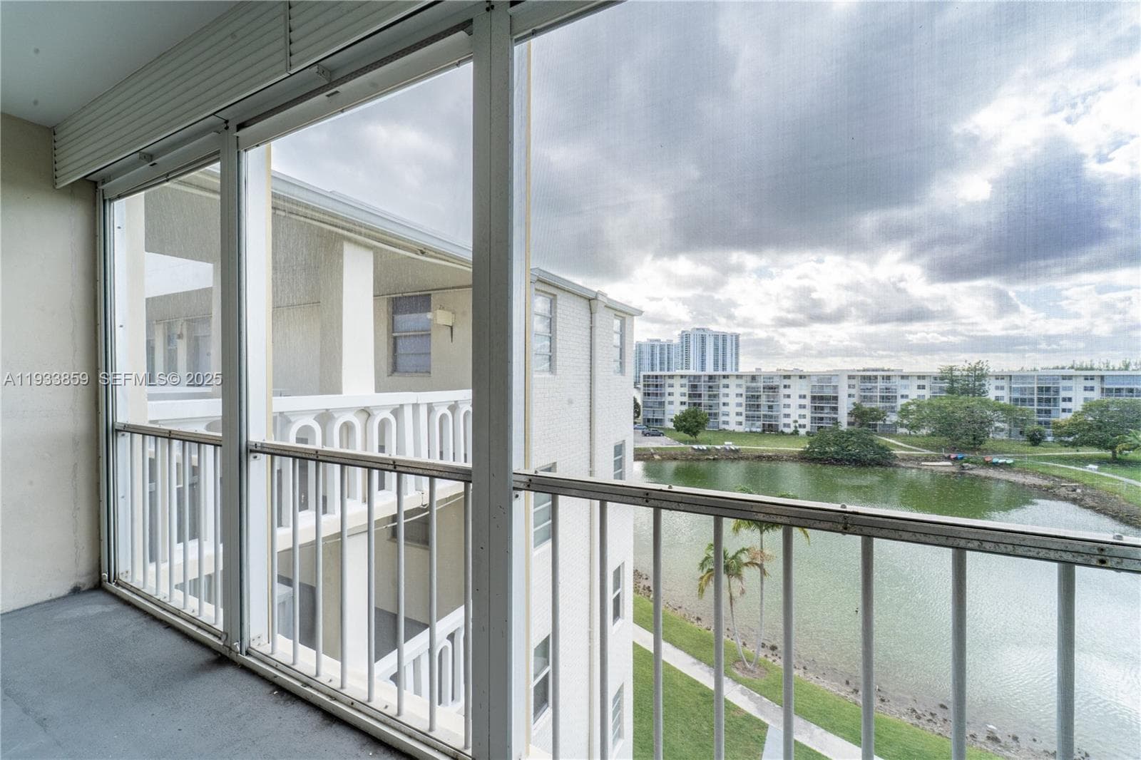 POINT EAST SEC II · #H607 in Aventura - Photo 16