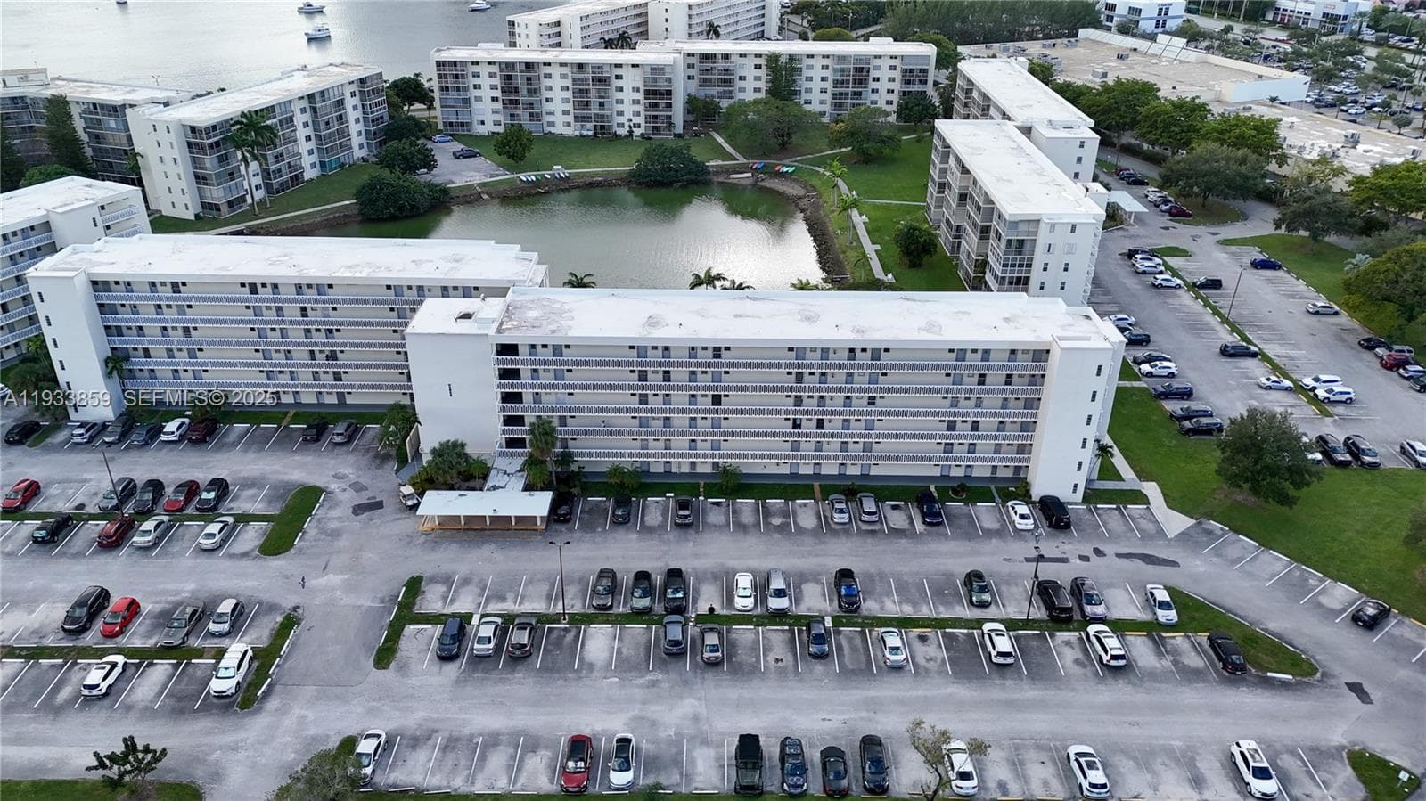 POINT EAST SEC II · #H607 in Aventura - Photo 18