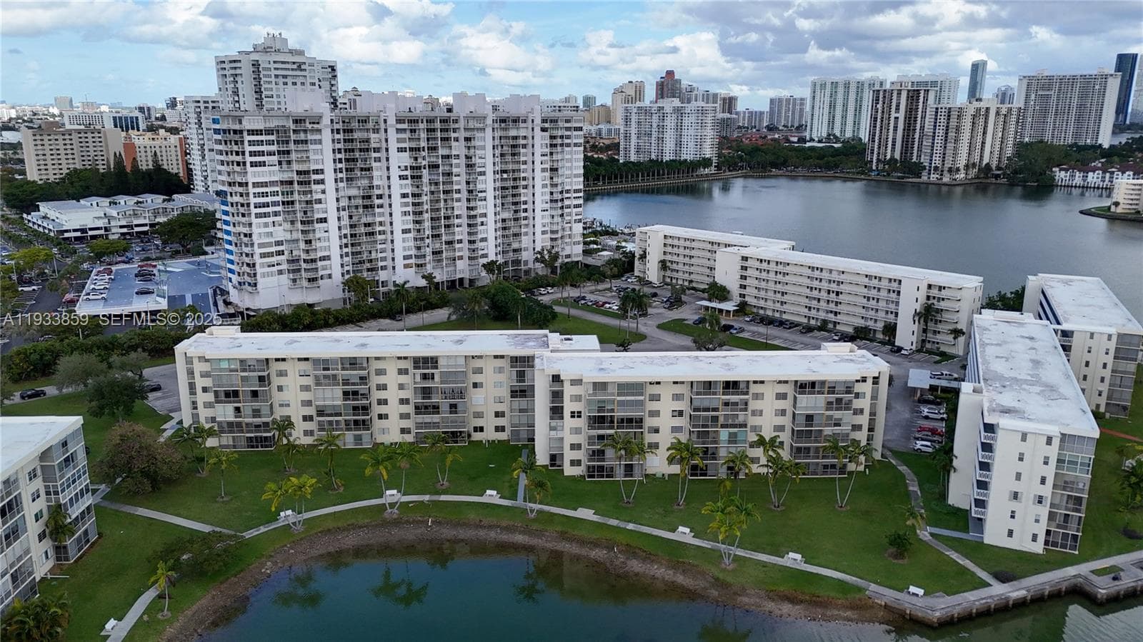 POINT EAST SEC II · #H607 in Aventura - Photo 19