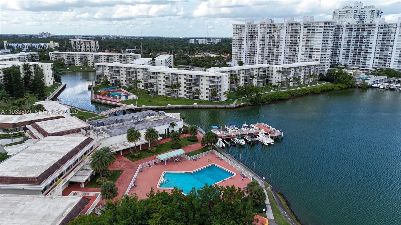 POINT EAST SEC II · #H607 in Aventura - Photo 25