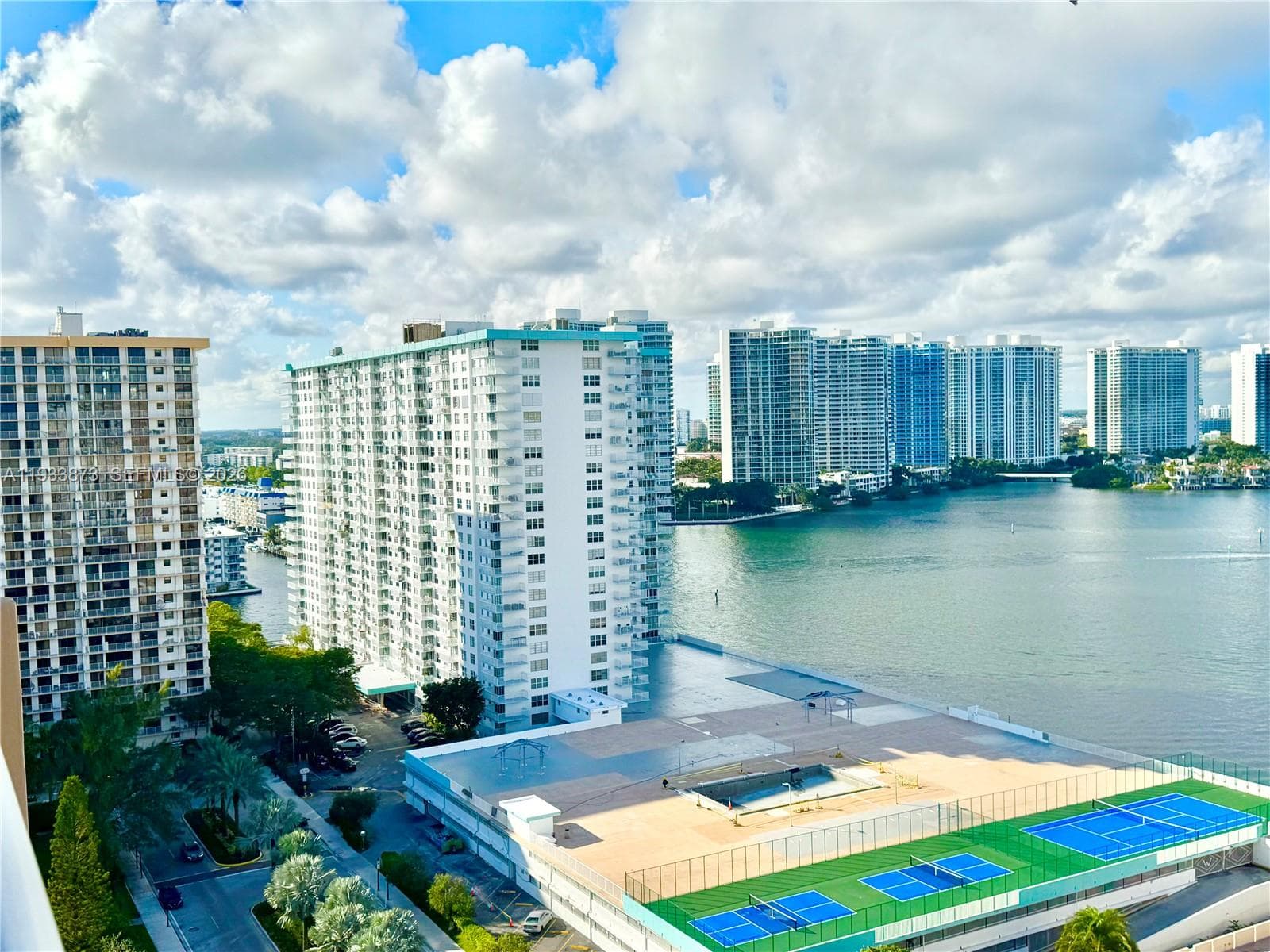 WINSTON TOWERS 100 CONDO · #1912 in Sunny Isles Beach - Photo 2