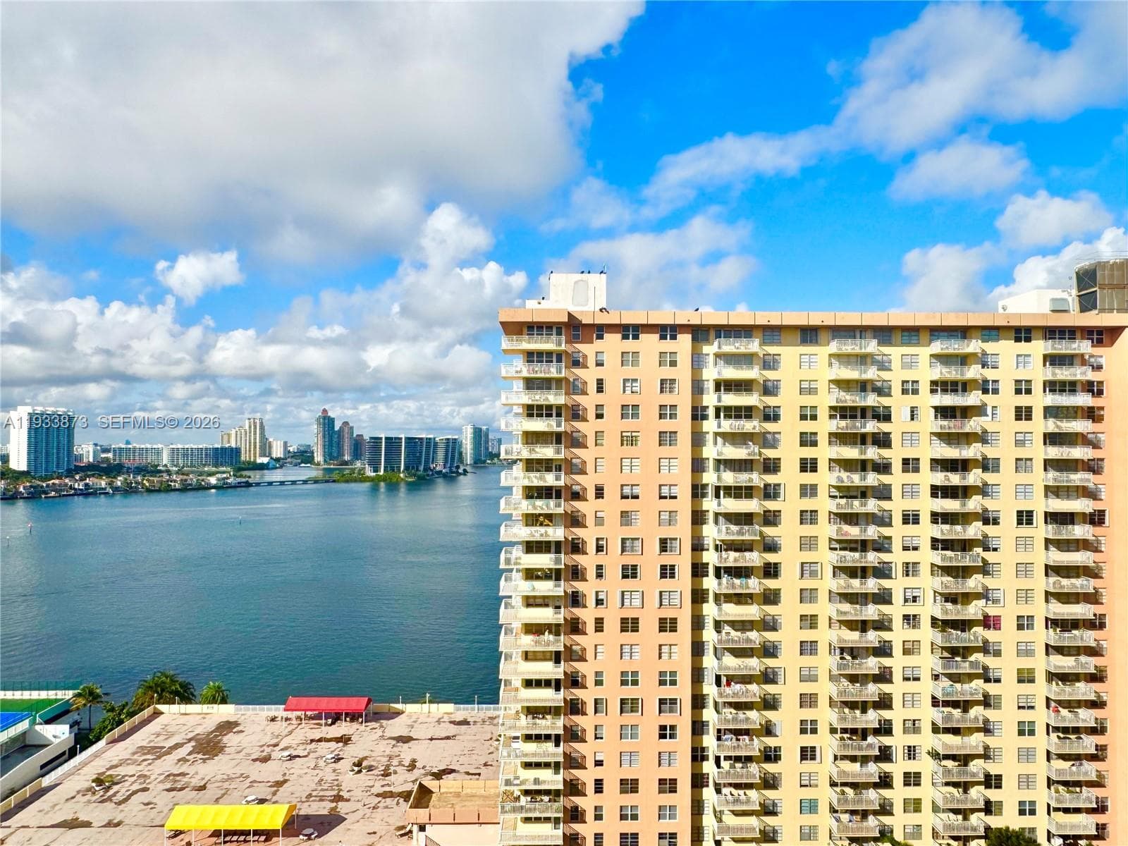 WINSTON TOWERS 100 CONDO · #1912 in Sunny Isles Beach - Photo 4