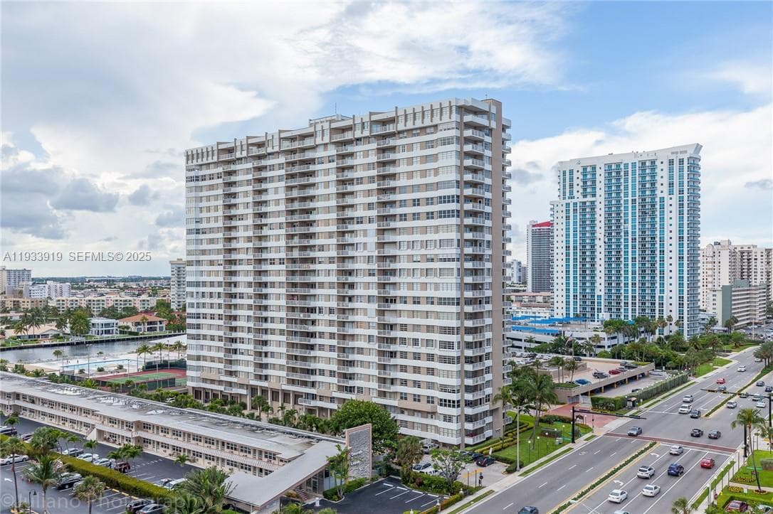 PARKER PLAZA ESTATES COND · #1826 in Hallandale Beach - Photo 10