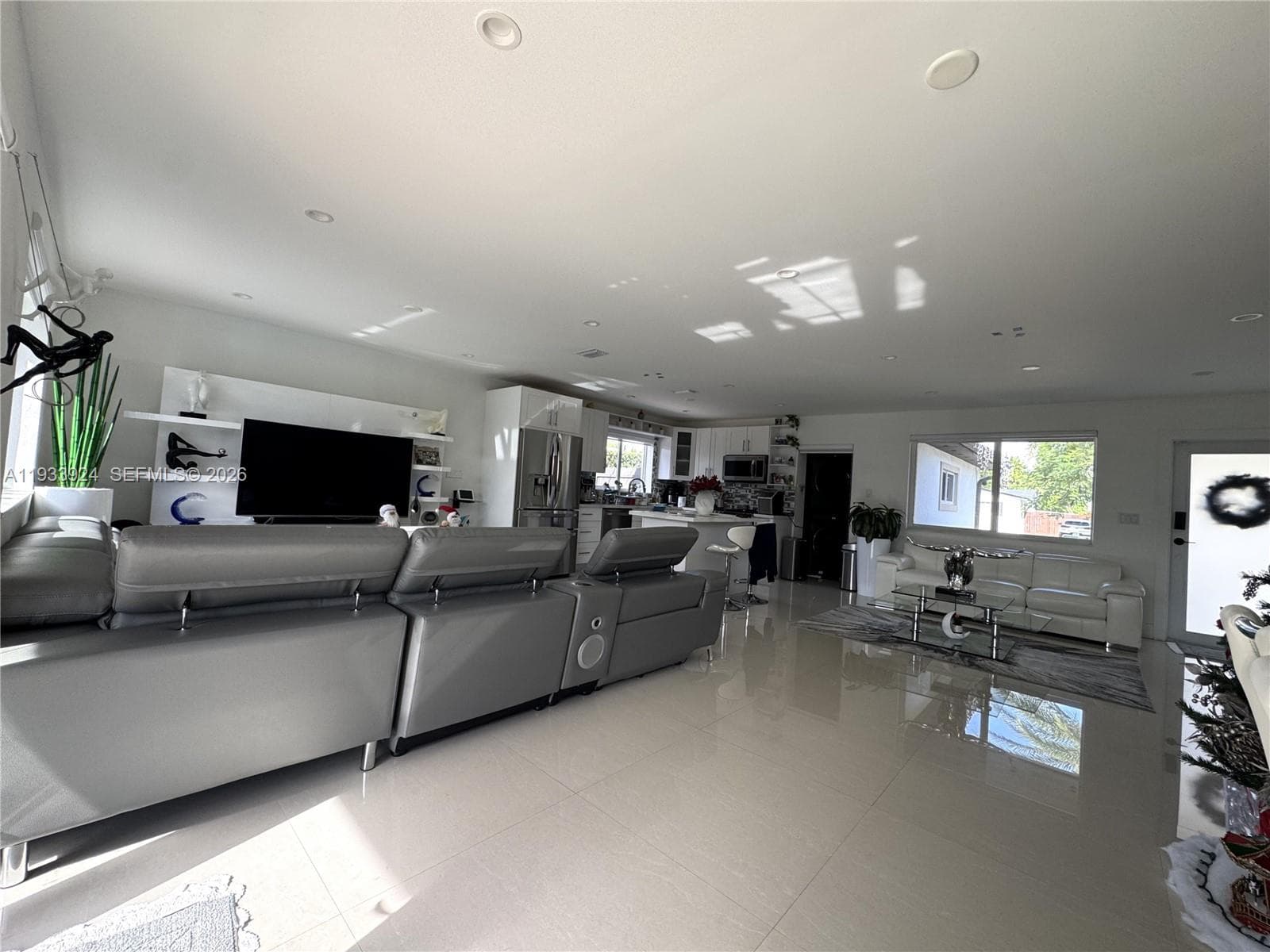 9300 SW 192nd Dr photo 6