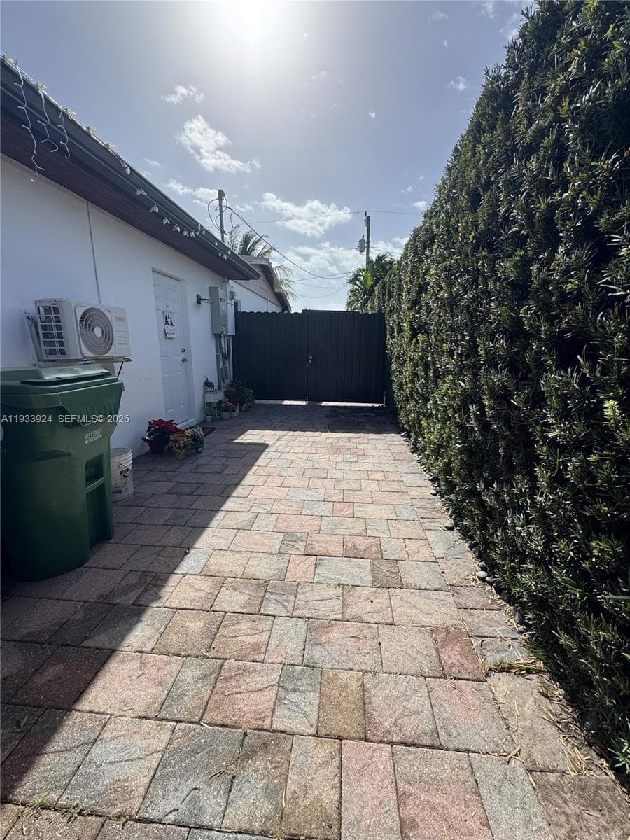 9300 SW 192nd Dr photo 26