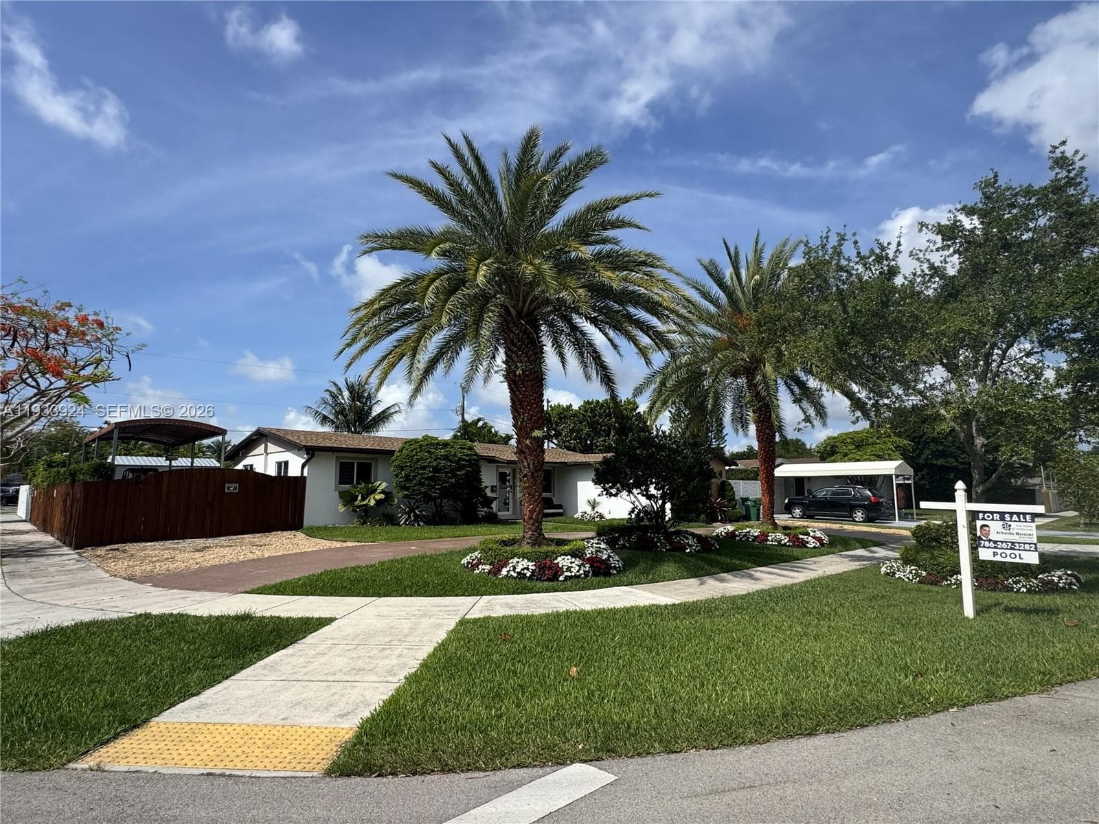 9300 SW 192nd Dr photo 3