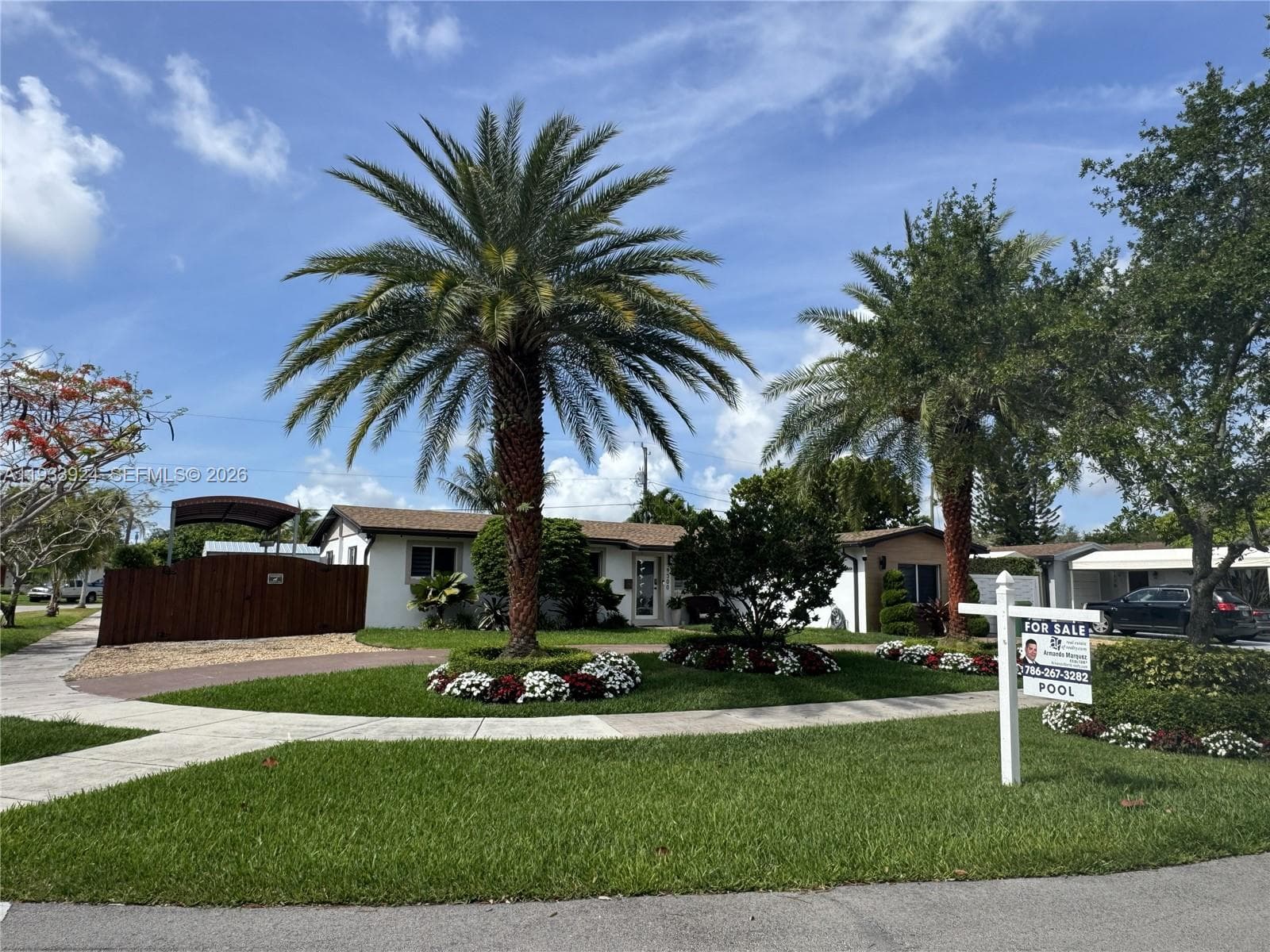 9300 SW 192nd Dr photo 4