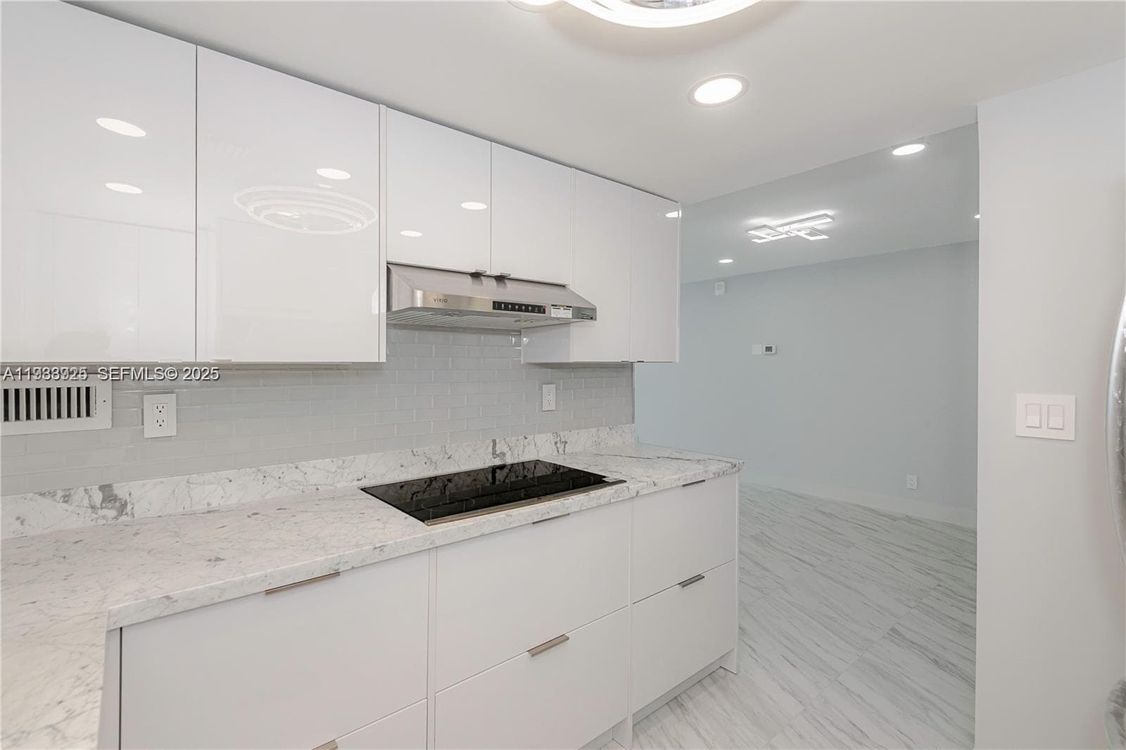 PARKER DORADO CONDO · #706 in Hallandale Beach - Photo 10