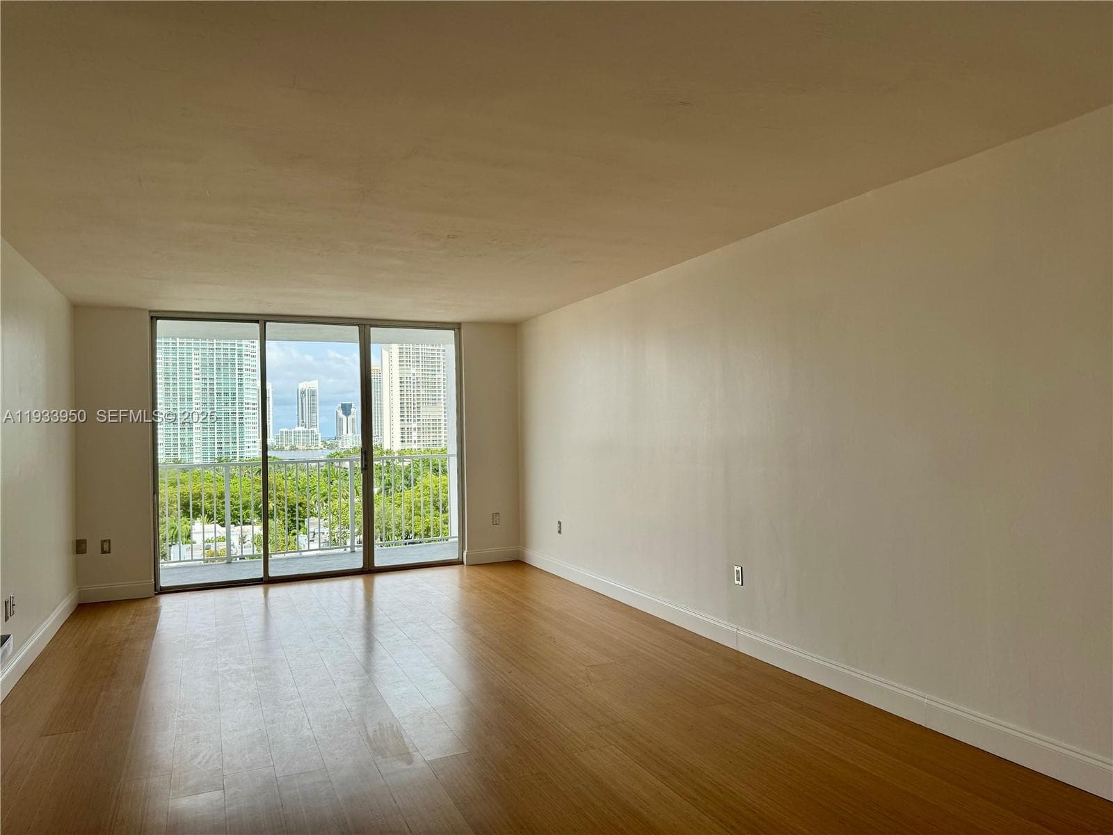 ADMIRALS PORT CONDO WEST · #1007E in Aventura - Photo 3