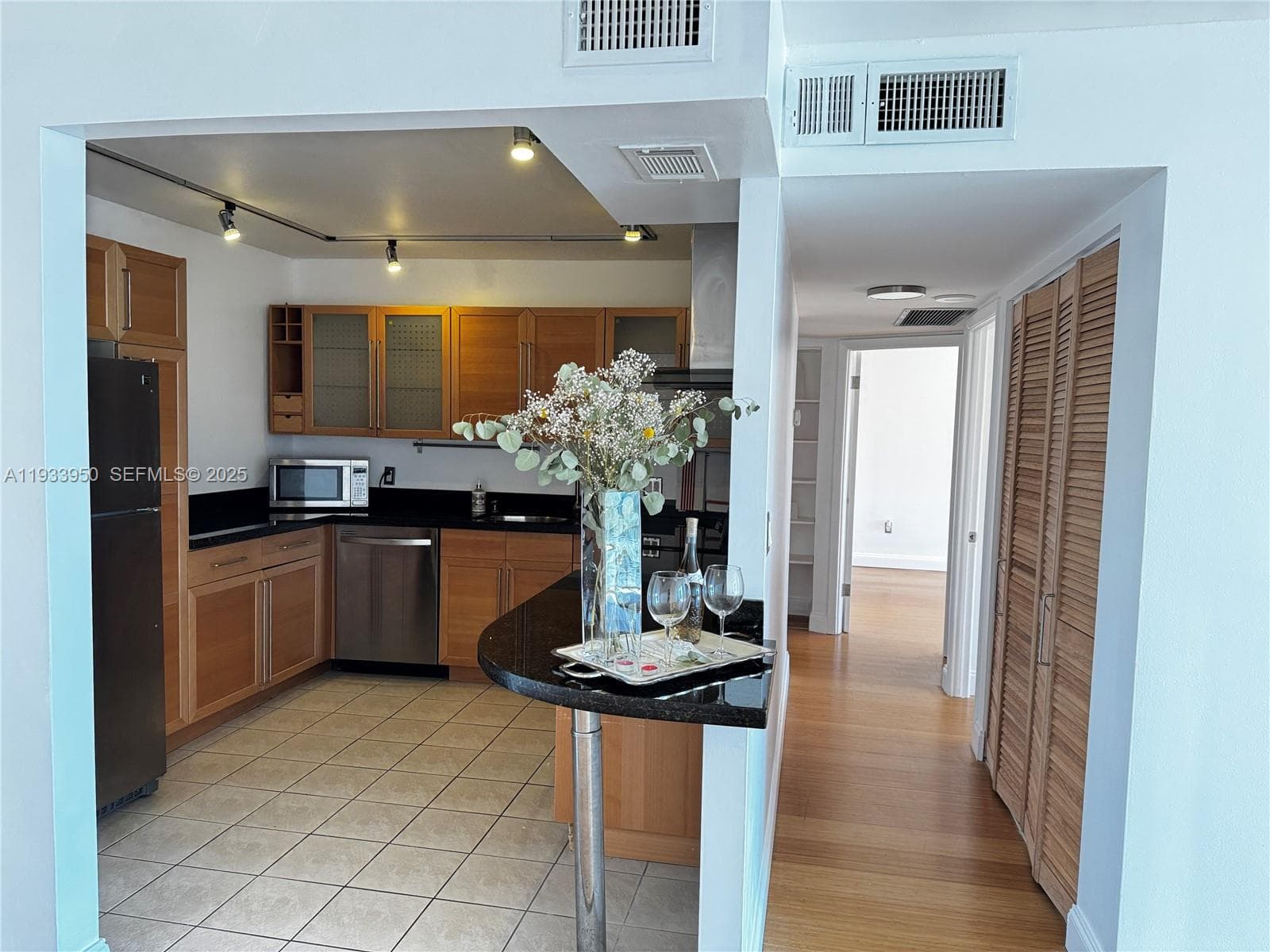 ADMIRALS PORT CONDO WEST · #1007E in Aventura - Photo 1