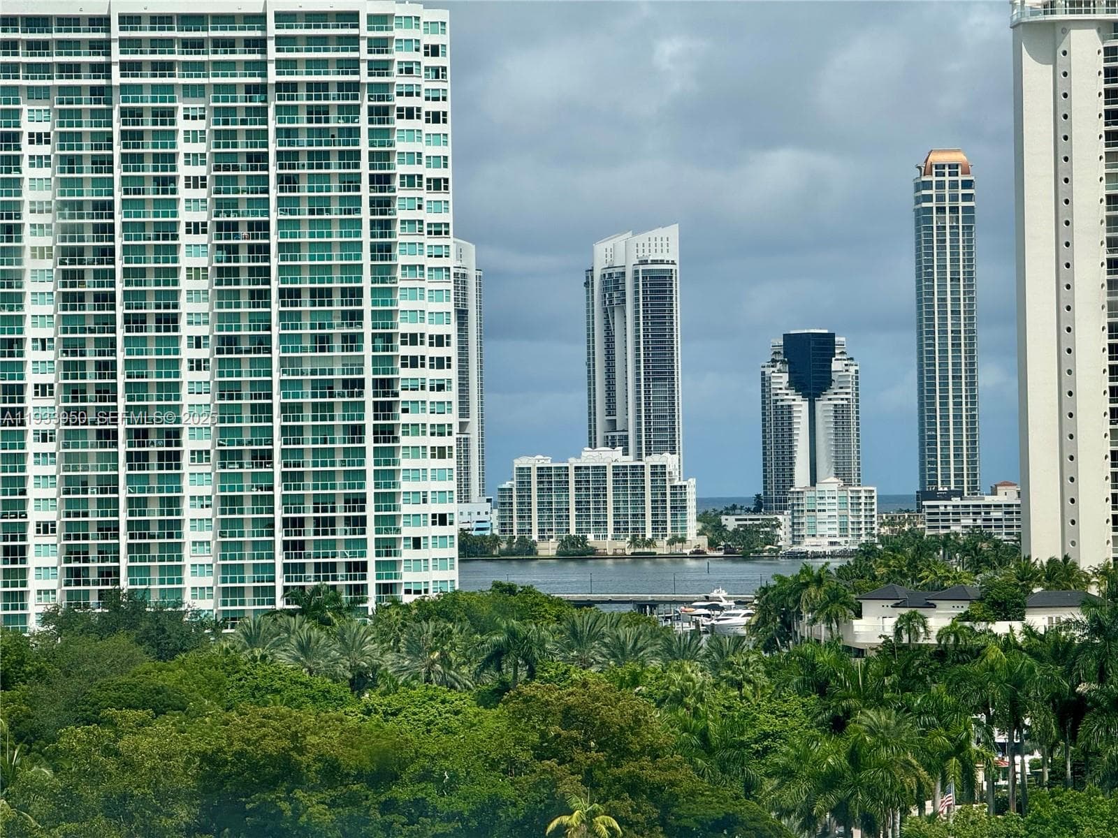 ADMIRALS PORT CONDO WEST · #1007E in Aventura - Photo 24