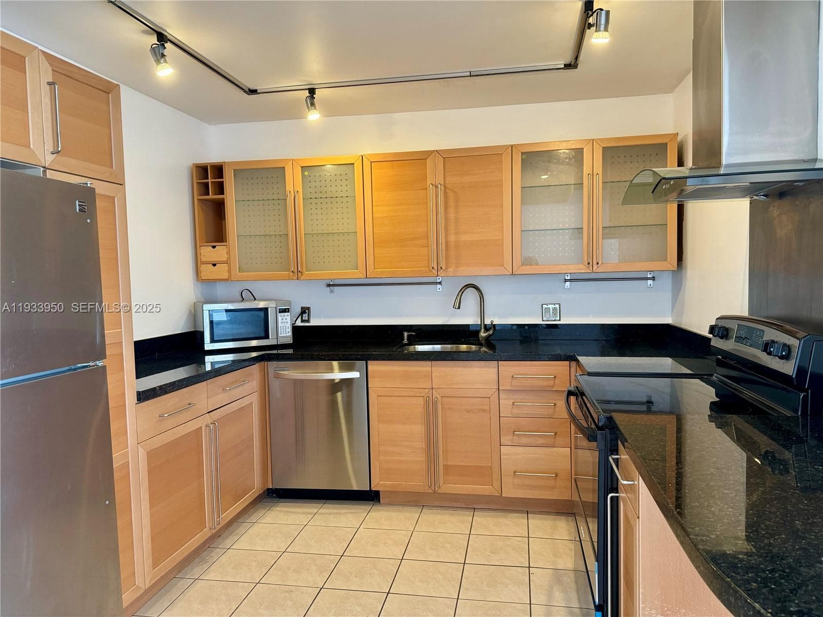 ADMIRALS PORT CONDO WEST · #1007E in Aventura - Photo 4