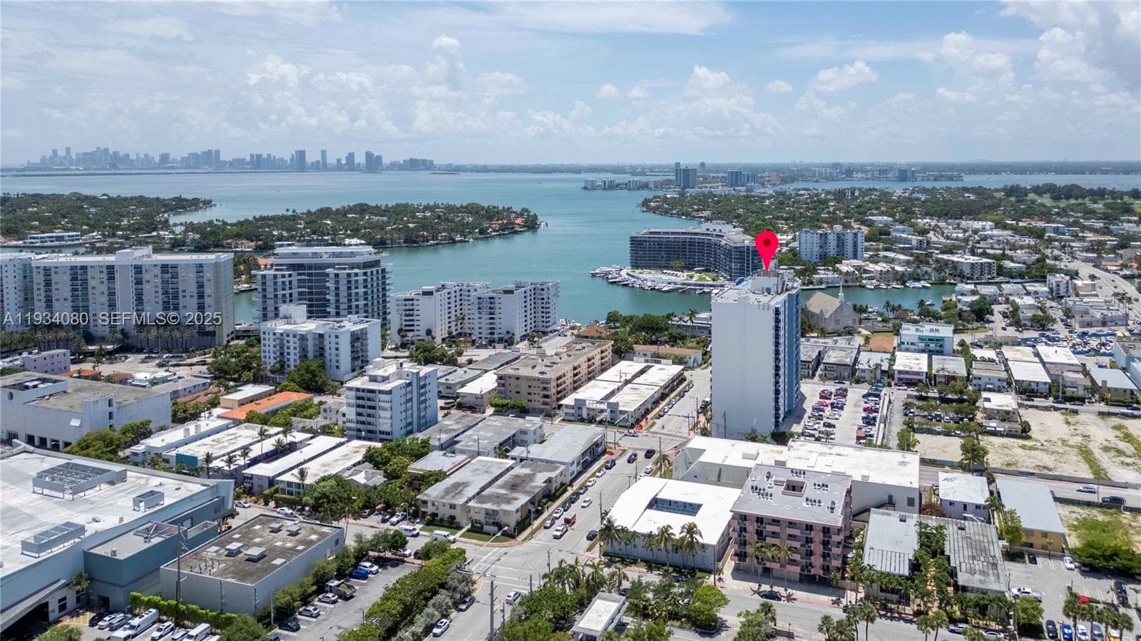 401 BLU · #411 in Miami Beach - Photo 2