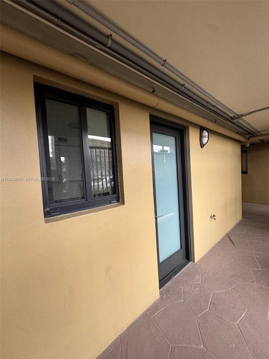 YACHT CLUB CONDO (THE) · #112 in Hallandale Beach - Photo 27