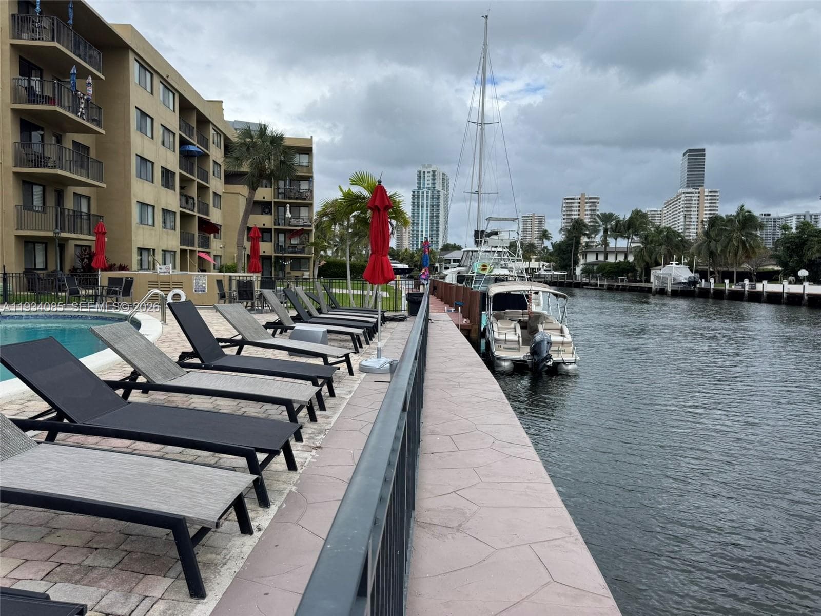 YACHT CLUB CONDO (THE) · #112 in Hallandale Beach - Photo 6