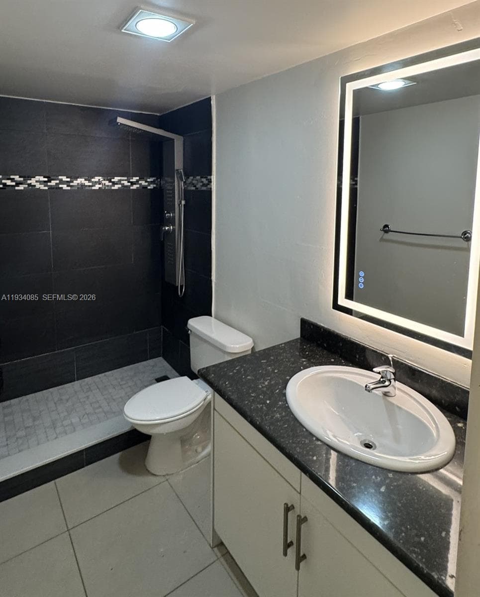 YACHT CLUB CONDO (THE) · #112 in Hallandale Beach - Photo 26