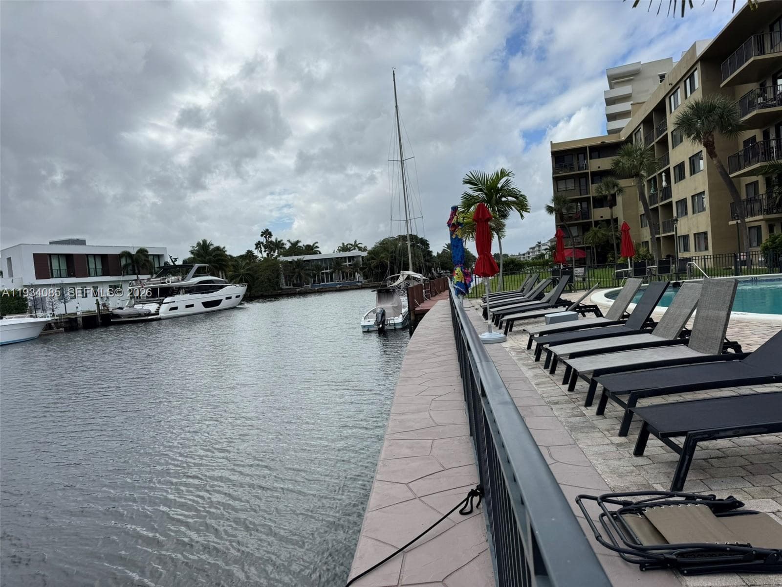 YACHT CLUB CONDO (THE) · #112 in Hallandale Beach - Photo 7