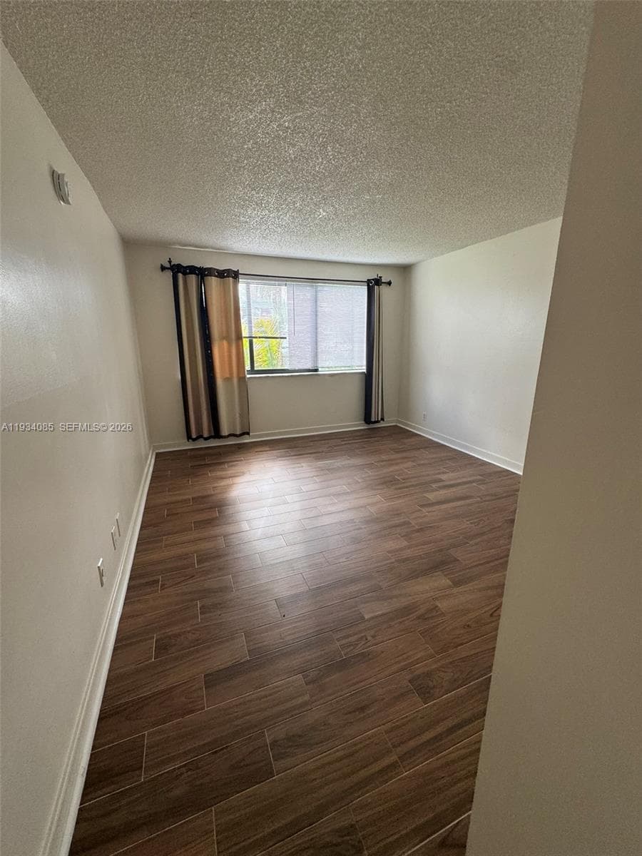 YACHT CLUB CONDO (THE) · #112 in Hallandale Beach - Photo 30