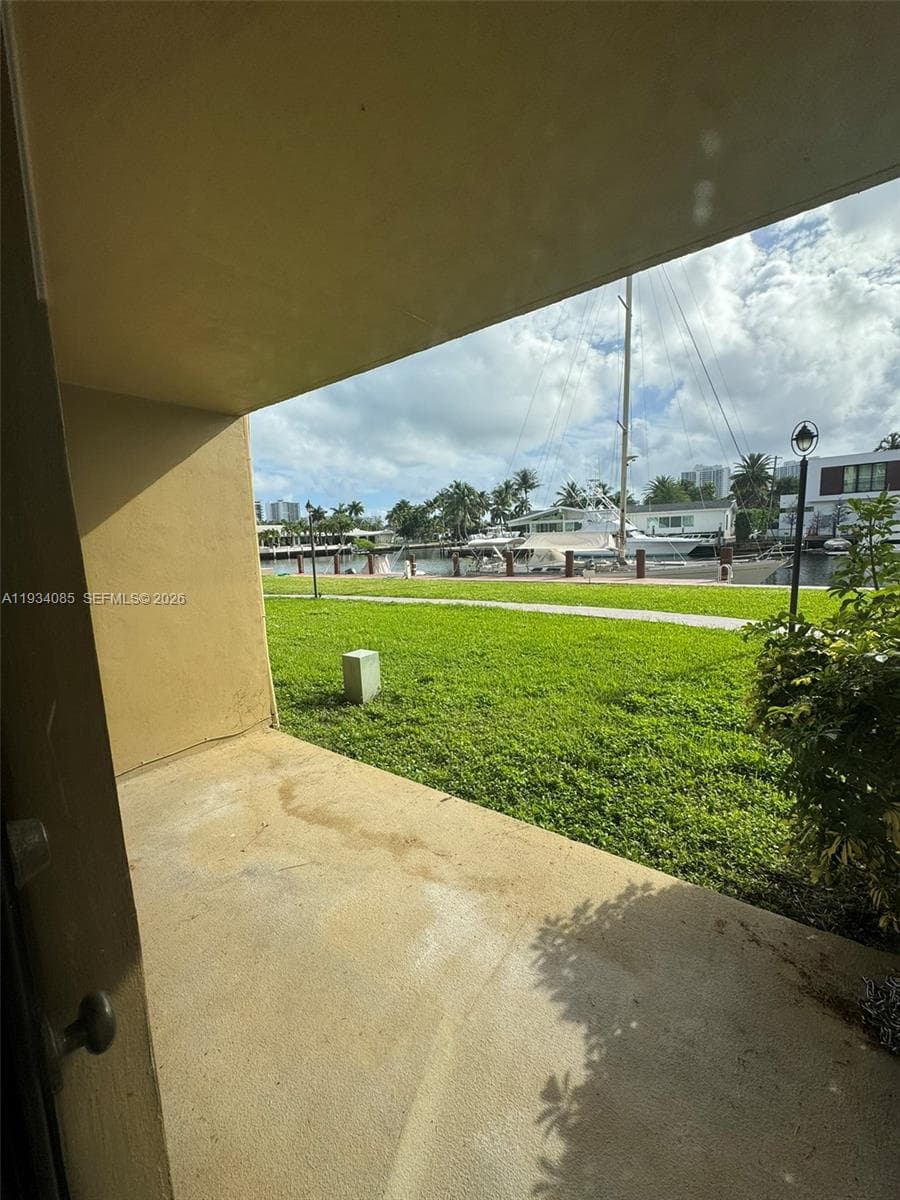 YACHT CLUB CONDO (THE) · #112 in Hallandale Beach - Photo 33