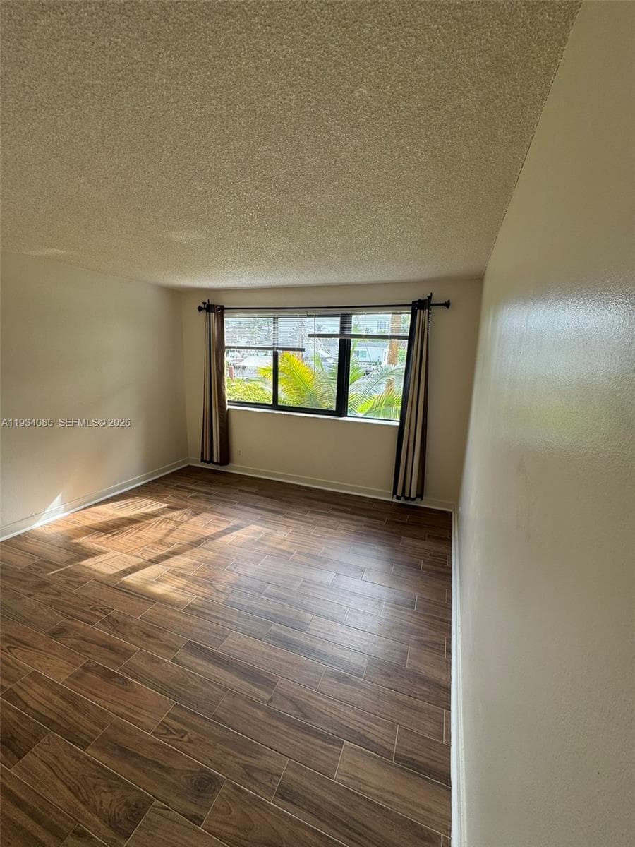 YACHT CLUB CONDO (THE) · #112 in Hallandale Beach - Photo 31