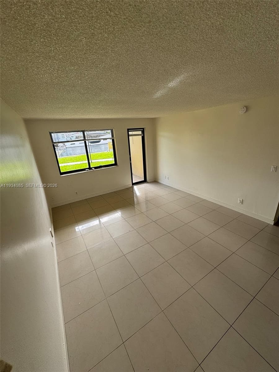 YACHT CLUB CONDO (THE) · #112 in Hallandale Beach - Photo 29