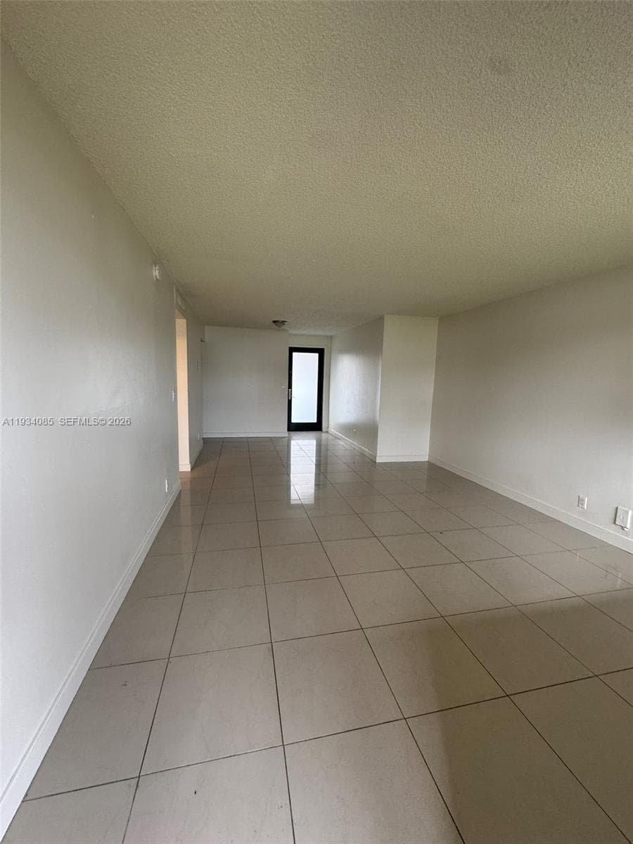YACHT CLUB CONDO (THE) · #112 in Hallandale Beach - Photo 25